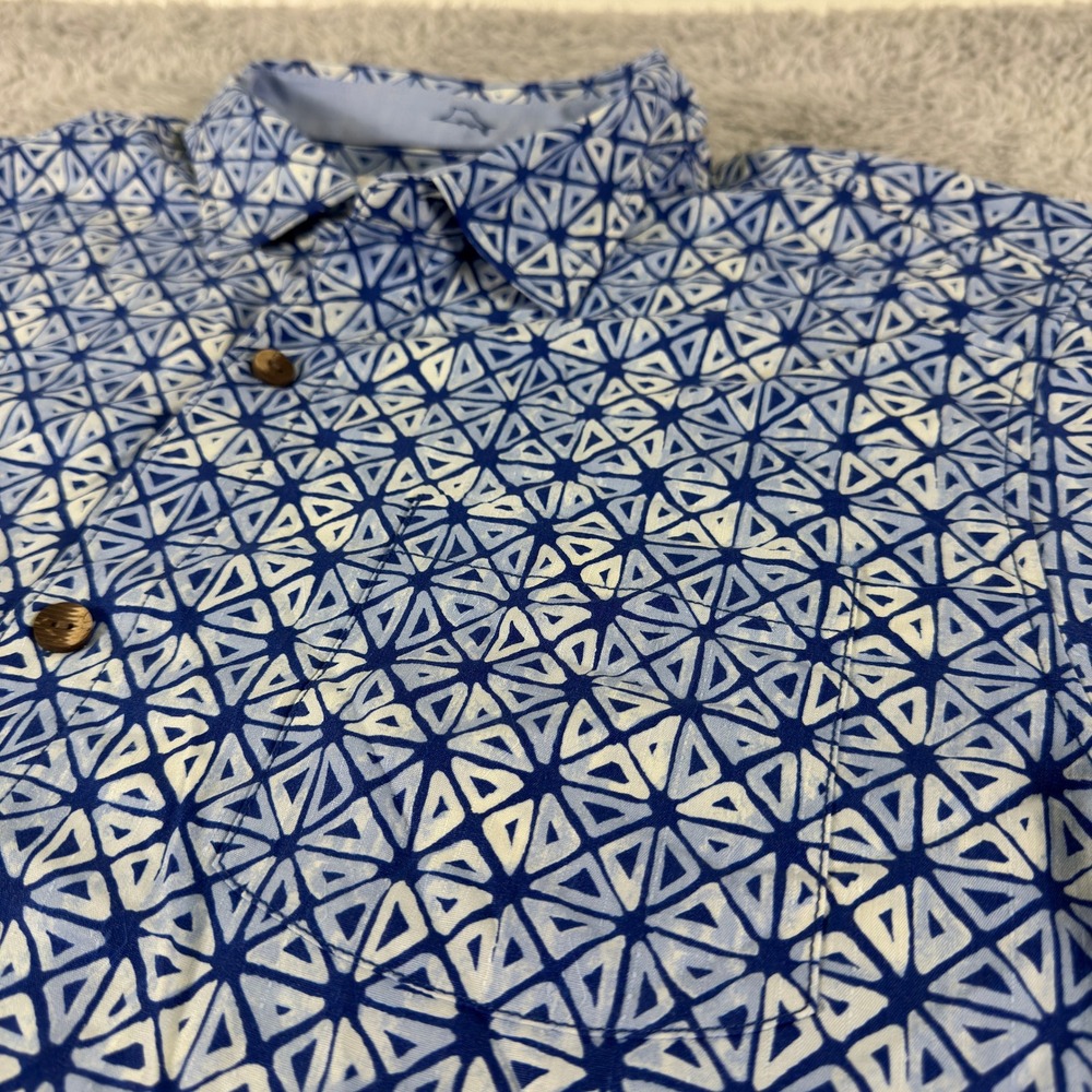 Tommy Bahama Mens XXL Blue White Geometric Silk Blend Coolmax Short Sleeve Shirt - Picture 3 of 9